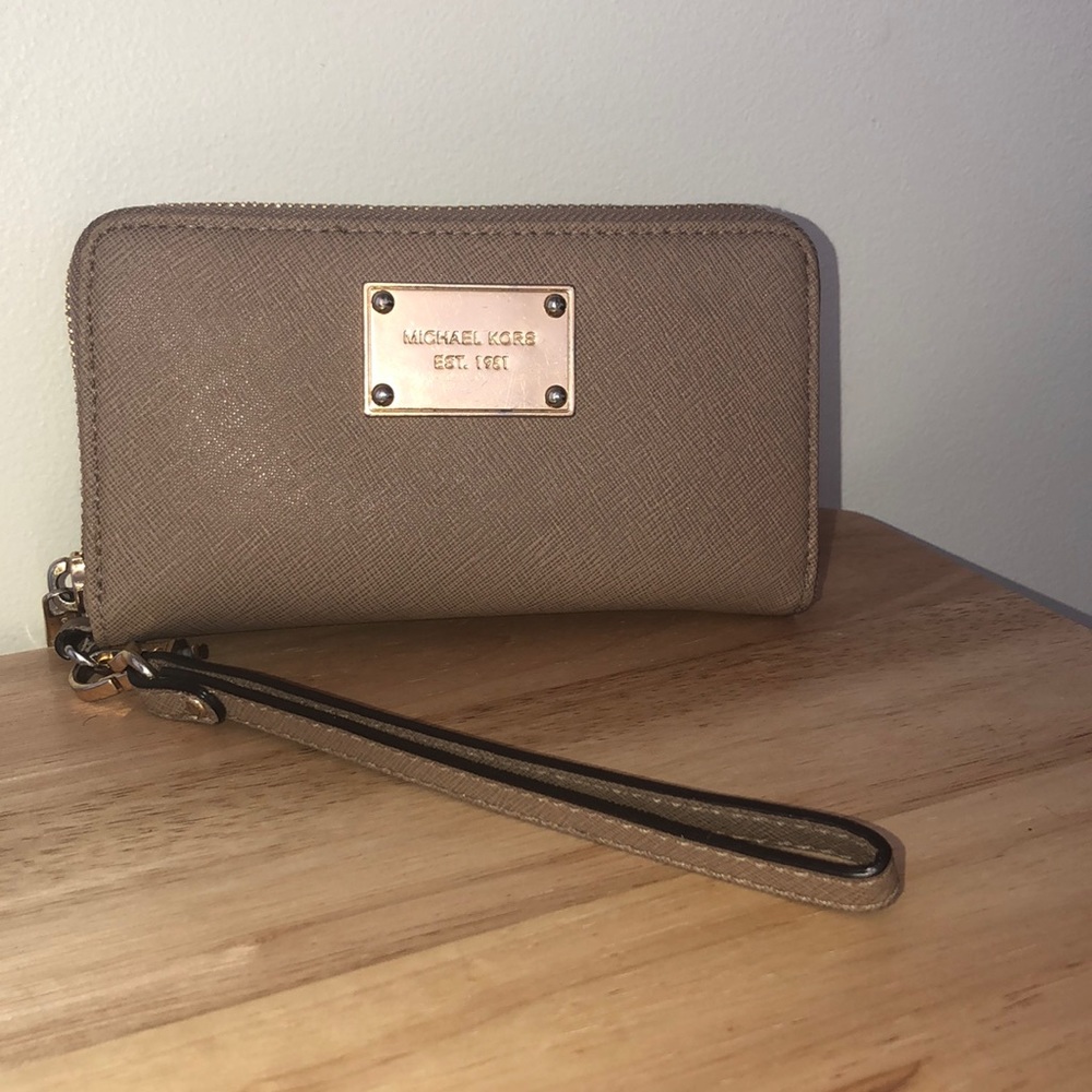 Michael Kors Wallet/wristlet